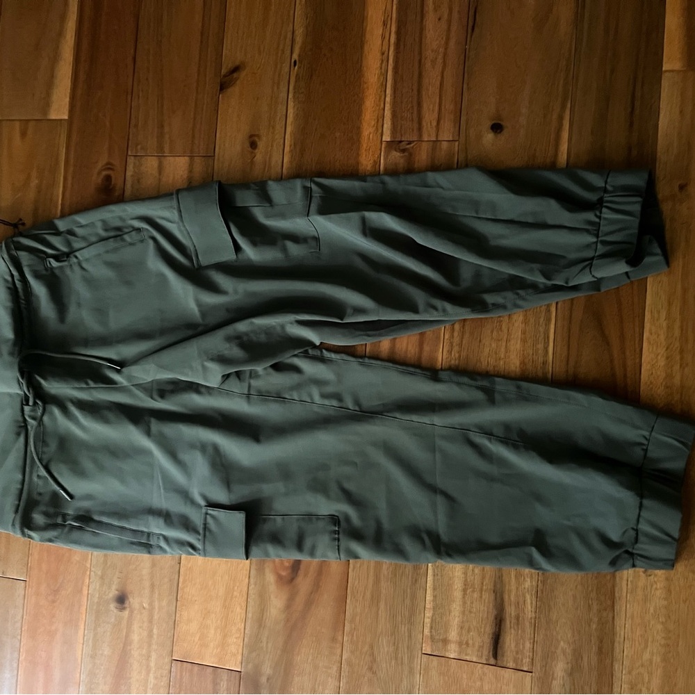 Women’s Green Cargo Pants